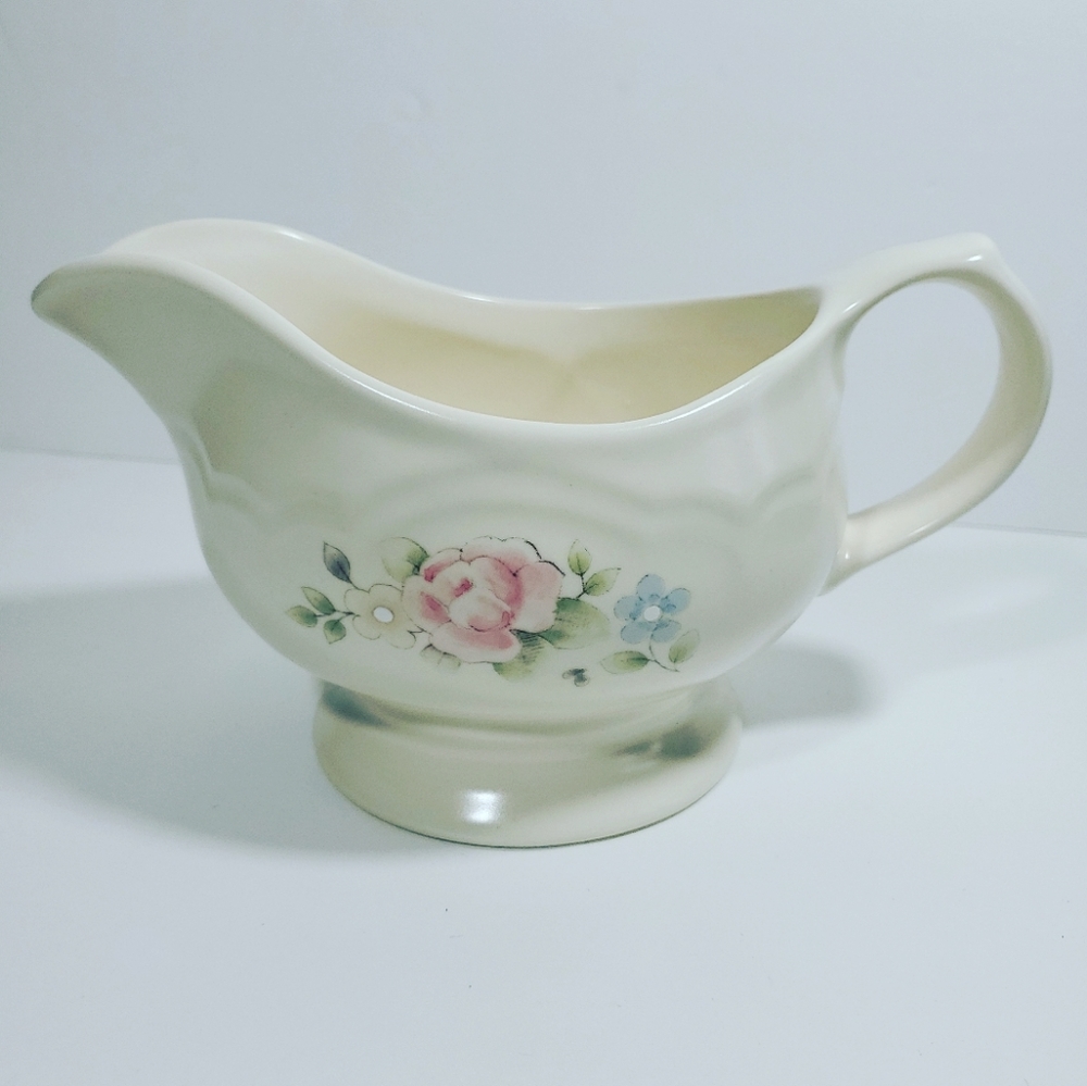 Pfaltzgraff Tea Rose Gravy Boat
